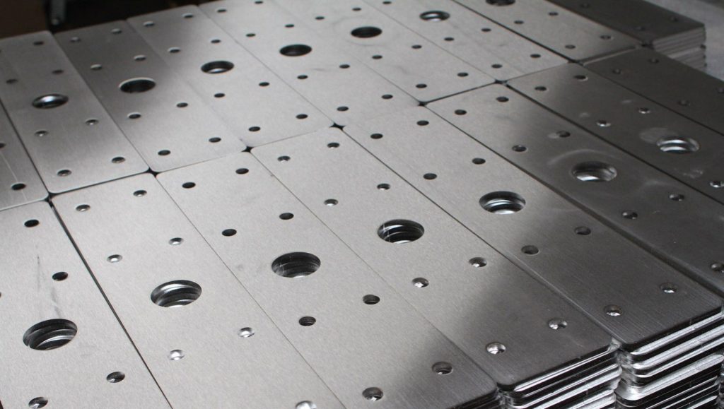 Quy trình cắt laser inox 5 bước tại Trường Vinh Laser 