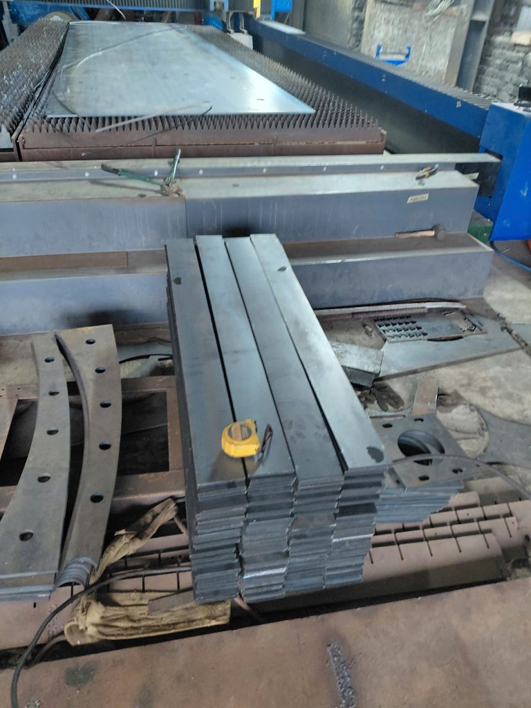 Gia công sắt thép số lượng lớn