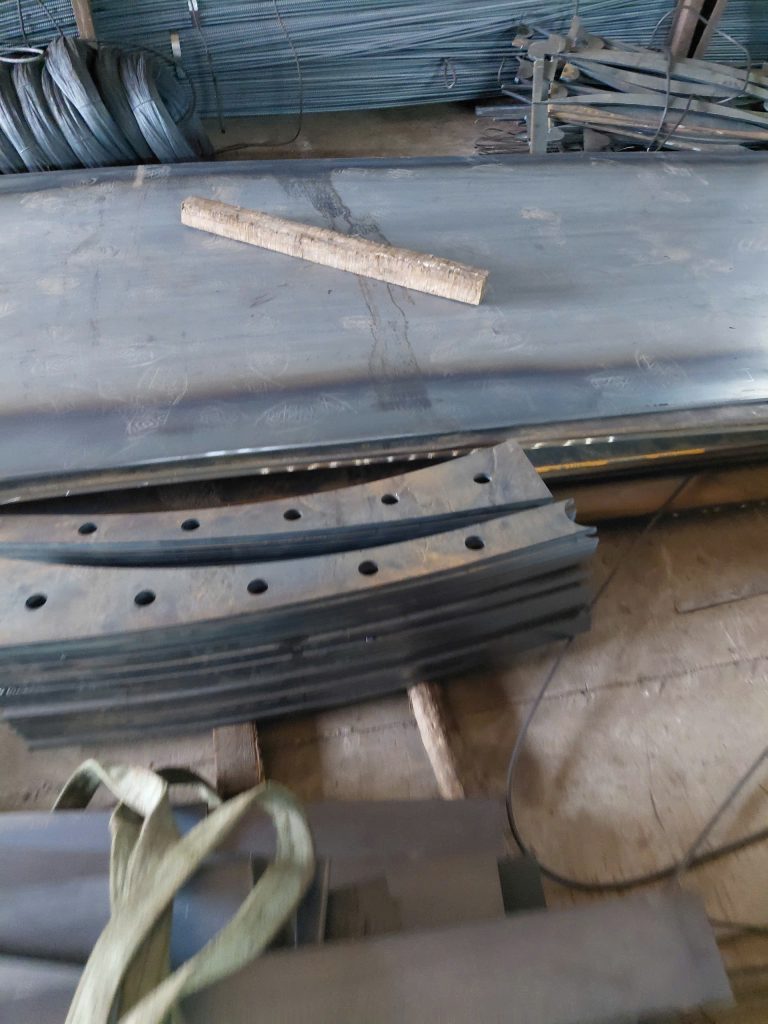 Vai Trò Của Gia Công Sắt Thép Trong Sản Xuất Công Nghiệp
