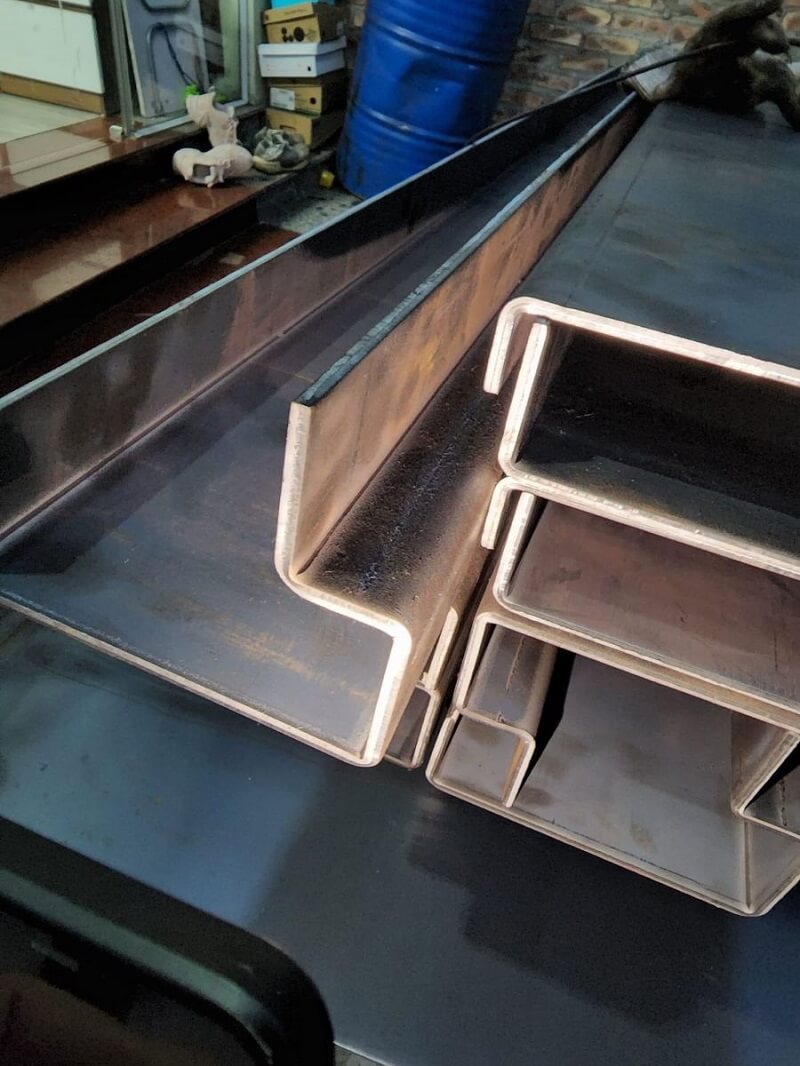 Những Sản Phẩm Thường Được Gia Công Chấn Gấp Kim Loại